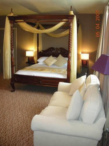 The White House Hotel Telford Eksteriør billede
